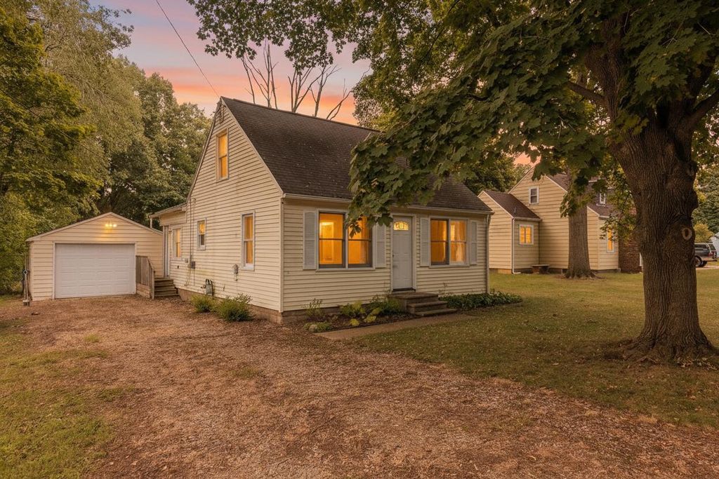 1417 Orchard Drive, Portage City, MI 49002