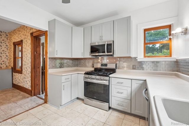 211 Woodward Street, Ypsilanti, MI 48197