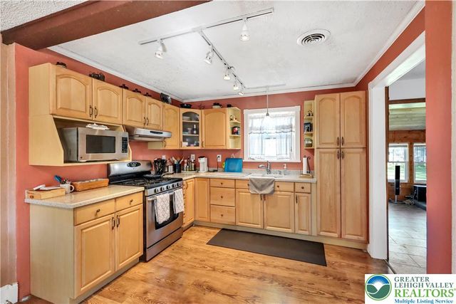 3010 Moravian Avenue, Allentown City, PA 18103
