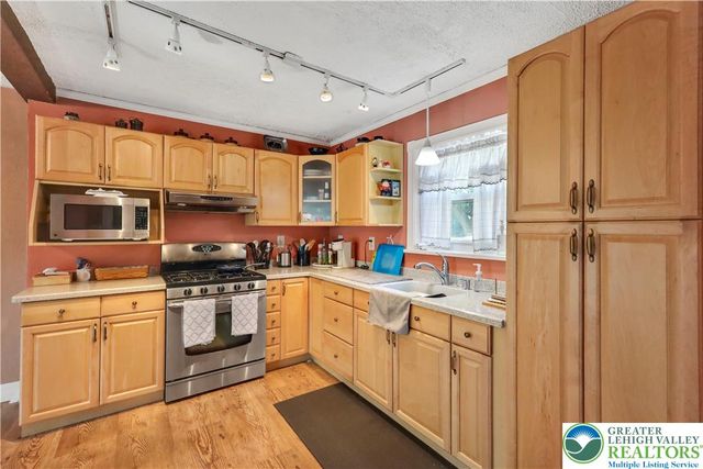 3010 Moravian Avenue, Allentown City, PA 18103