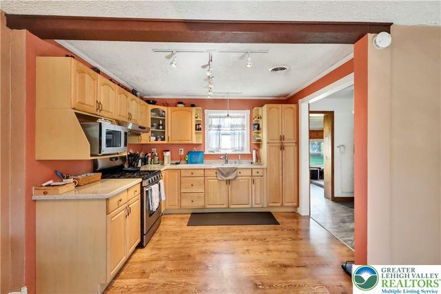3010 Moravian Avenue, Allentown City, PA 18103
