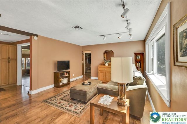 3010 Moravian Avenue, Allentown City, PA 18103