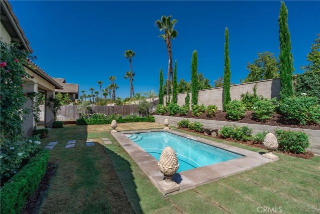 11315 N Via San Toma Drive, Fresno, CA 93730