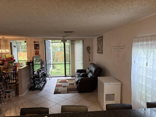 1750 NW 107th Way, Plantation, FL 33322