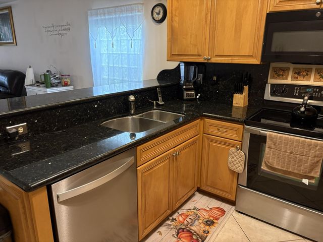 1750 NW 107th Way, Plantation, FL 33322