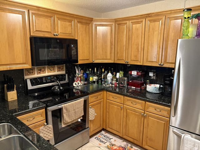 1750 NW 107th Way, Plantation, FL 33322