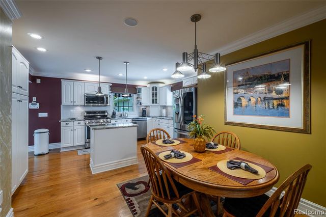 1255 Glendale Street, Burton, MI 48509