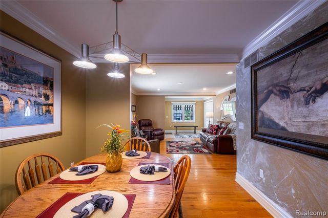 1255 Glendale Street, Burton, MI 48509