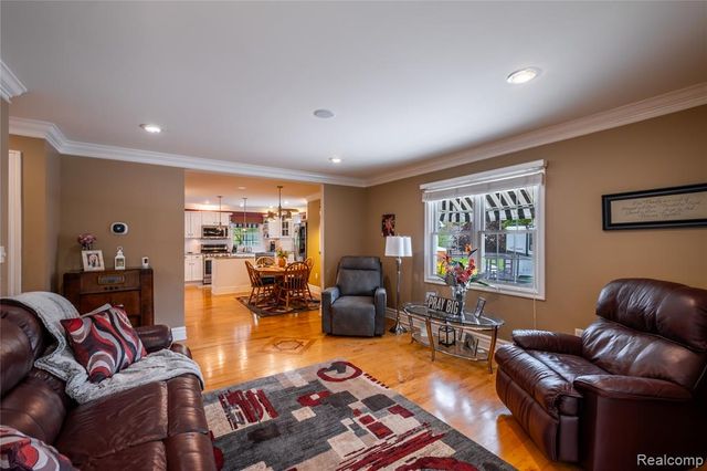 1255 Glendale Street, Burton, MI 48509