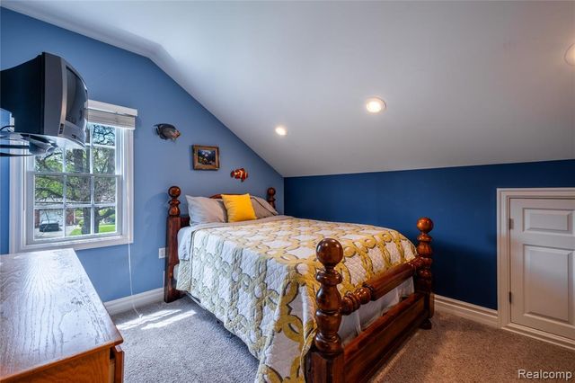 1255 Glendale Street, Burton, MI 48509