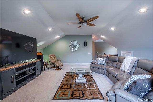 1255 Glendale Street, Burton, MI 48509