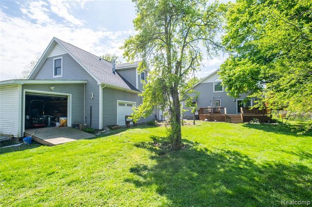 1255 Glendale Street, Burton, MI 48509