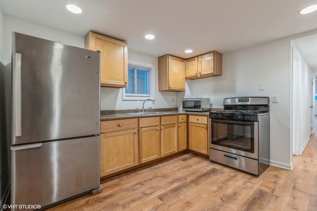 3721 N ASHLAND Avenue G, Chicago, IL 60613