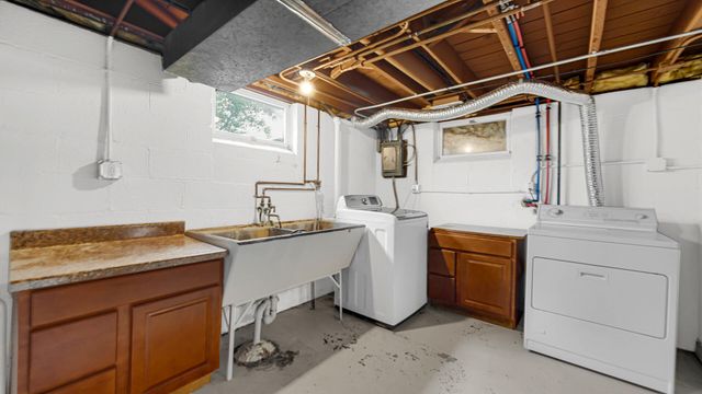 214 N Jay Street, Griffith, IN 46319