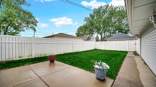 214 N Jay Street, Griffith, IN 46319