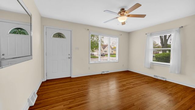 214 N Jay Street, Griffith, IN 46319