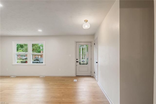 312 Lynchburg DR, Newport News, VA 23606
