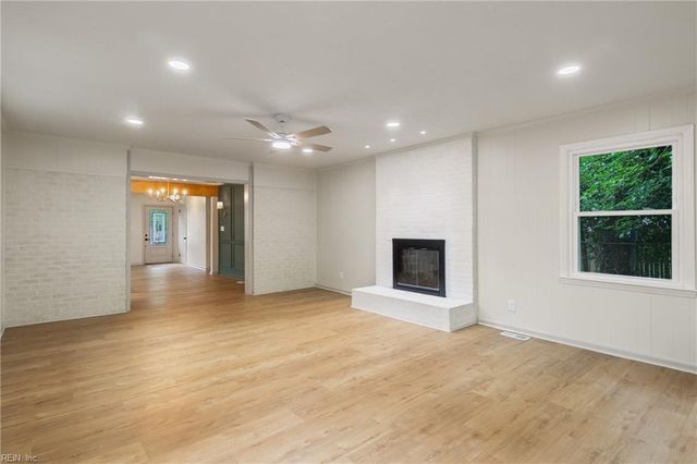 312 Lynchburg DR, Newport News, VA 23606