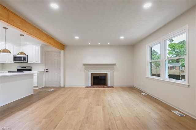 312 Lynchburg DR, Newport News, VA 23606
