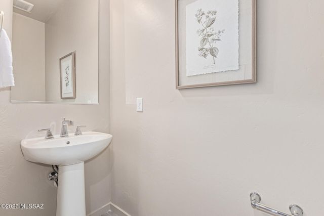 8829 N Sherry Cervi Way, Tucson, AZ 85743