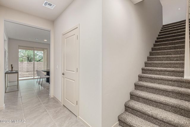 8829 N Sherry Cervi Way, Tucson, AZ 85743