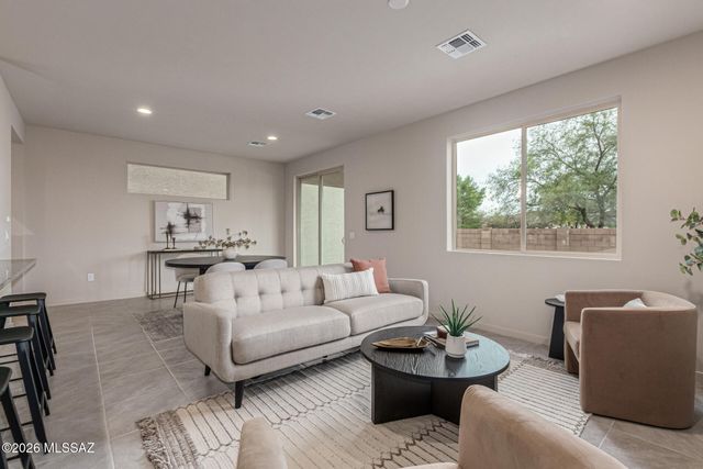 8829 N Sherry Cervi Way, Tucson, AZ 85743