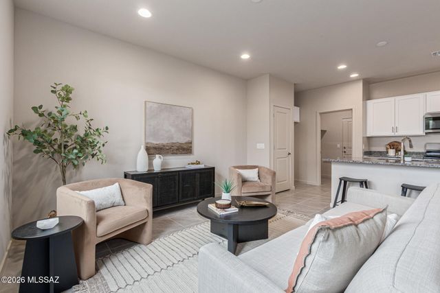 8829 N Sherry Cervi Way, Tucson, AZ 85743