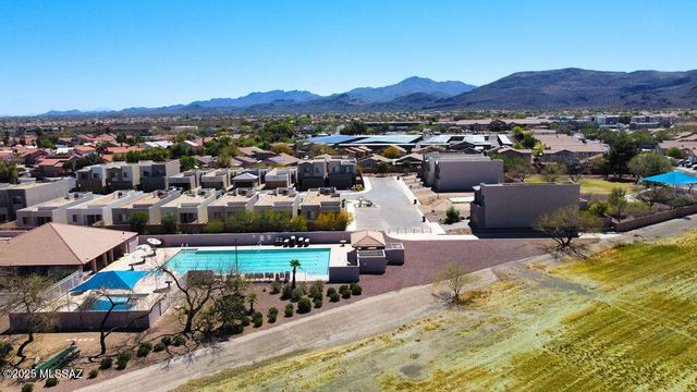8829 N Sherry Cervi Way, Tucson, AZ 85743