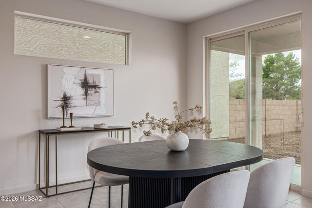 8829 N Sherry Cervi Way, Tucson, AZ 85743