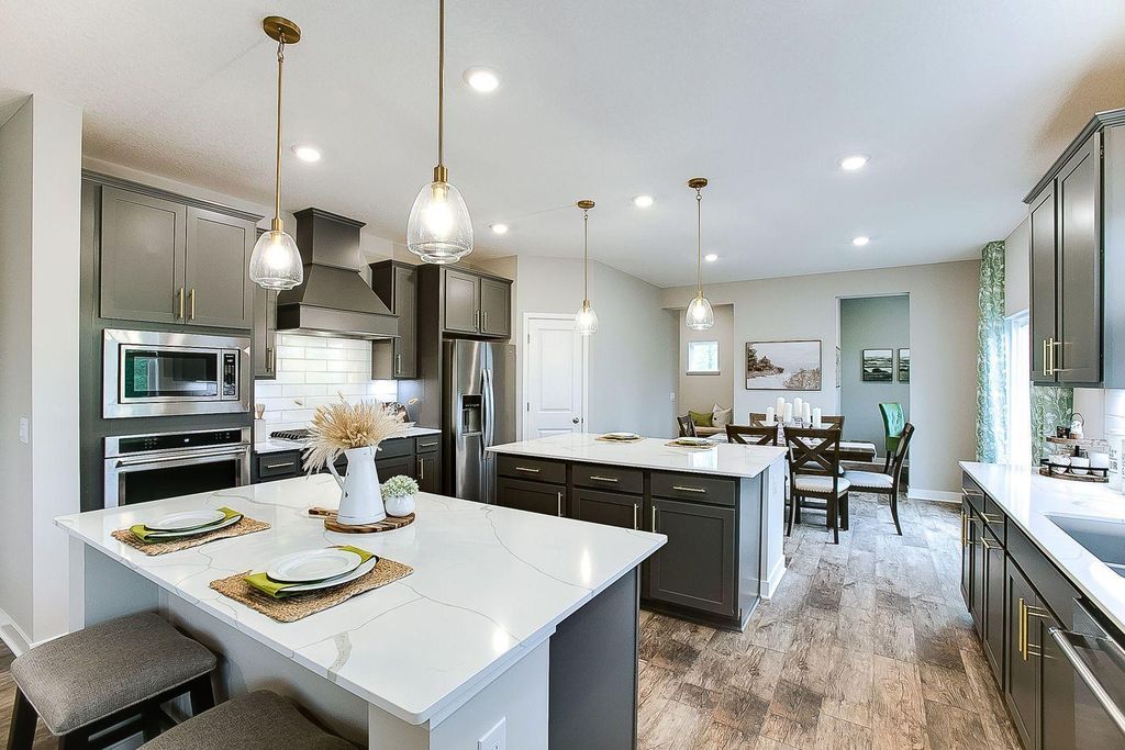 3784 Brookside Drive, Chaska, MN 55318