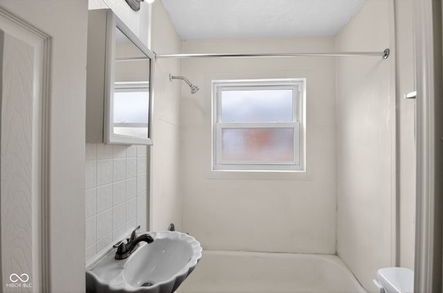 6063 University Avenue, Indianapolis, IN 46219