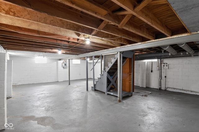 6063 University Avenue, Indianapolis, IN 46219