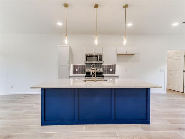 9717 NE 10th Street, Oklahoma City, OK 73130
