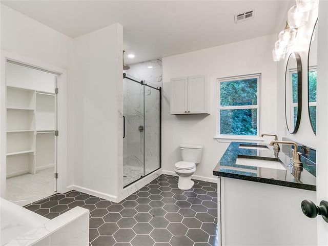 9717 NE 10th Street, Oklahoma City, OK 73130