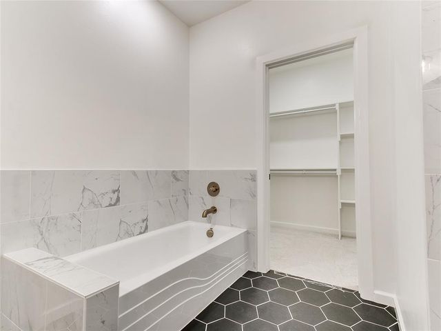 9717 NE 10th Street, Oklahoma City, OK 73130