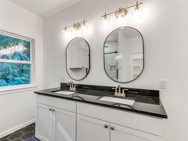 9717 NE 10th Street, Oklahoma City, OK 73130
