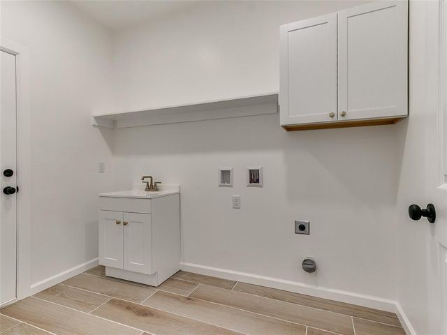 9717 NE 10th Street, Oklahoma City, OK 73130