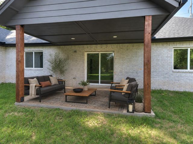 9717 NE 10th Street, Oklahoma City, OK 73130