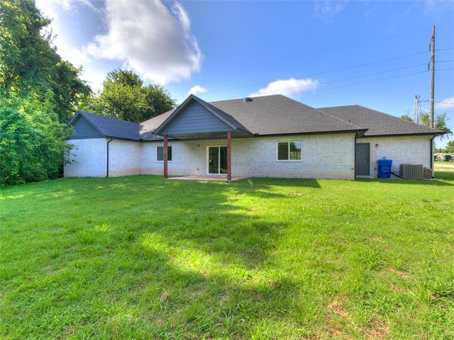 9717 NE 10th Street, Oklahoma City, OK 73130