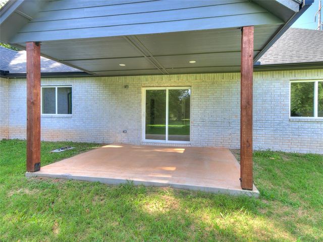 9717 NE 10th Street, Oklahoma City, OK 73130