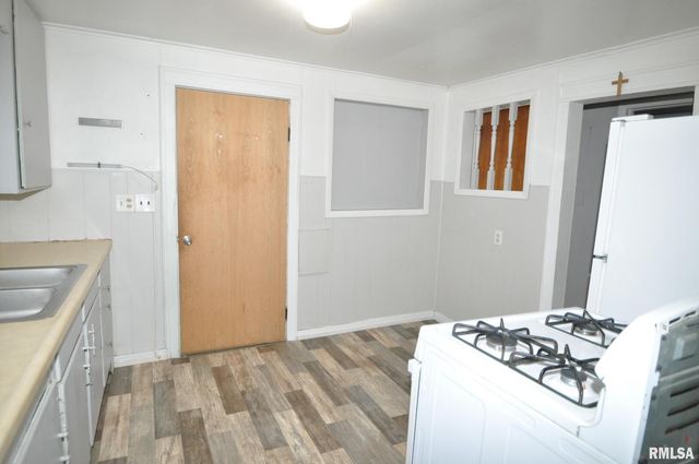 224 4TH Street, Colona, IL 61241