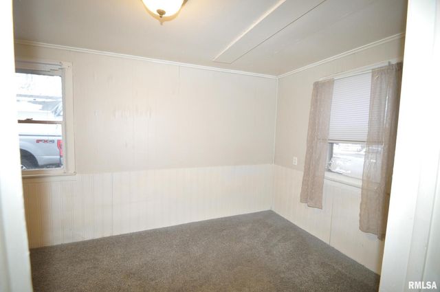 224 4TH Street, Colona, IL 61241