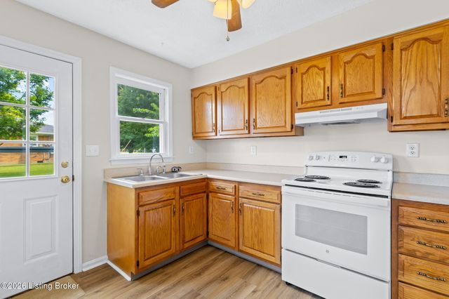 7400 Terry Rd, Louisville, KY 40258