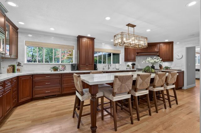 7233 Parkwoods Dr, Stockton, CA 95207