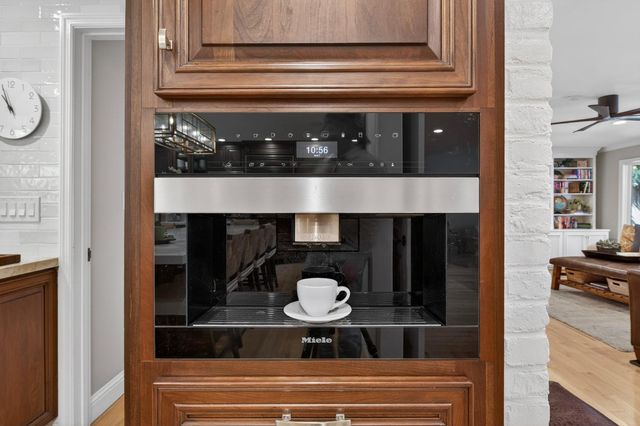 7233 Parkwoods Dr, Stockton, CA 95207