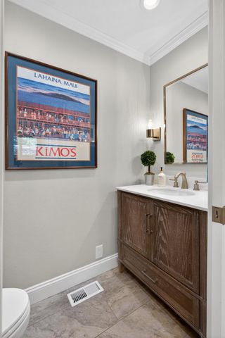 7233 Parkwoods Dr, Stockton, CA 95207