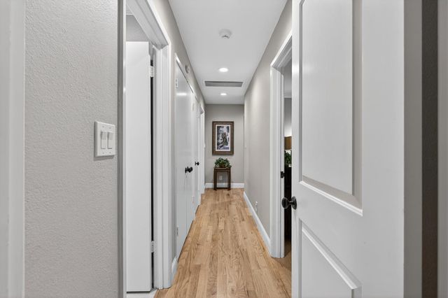 7233 Parkwoods Dr, Stockton, CA 95207