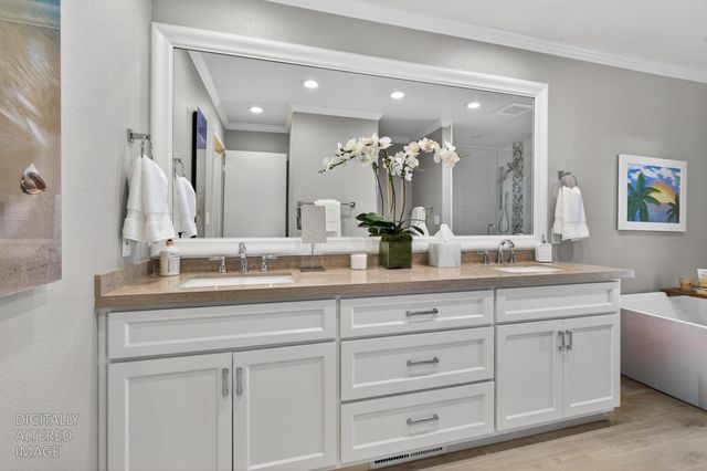 7233 Parkwoods Dr, Stockton, CA 95207