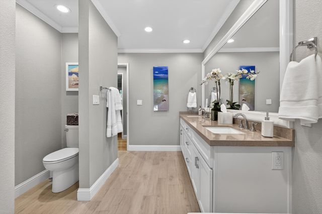 7233 Parkwoods Dr, Stockton, CA 95207