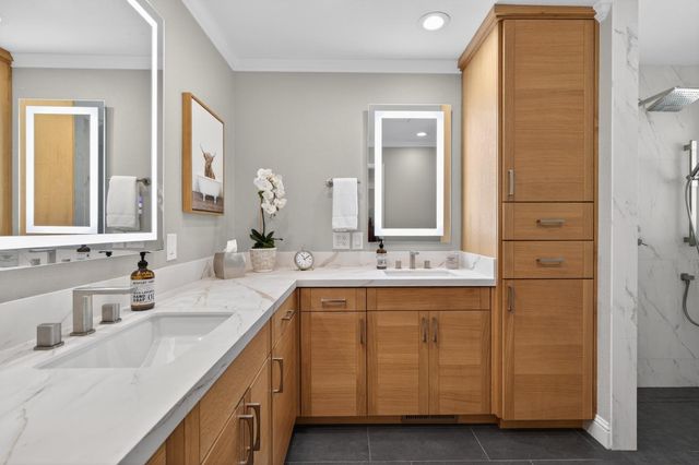 7233 Parkwoods Dr, Stockton, CA 95207